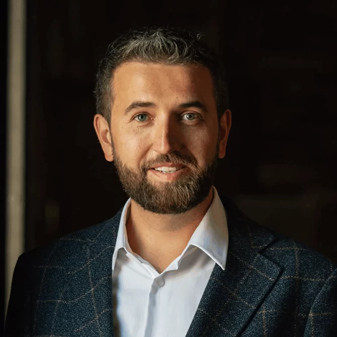 Tomasz Ćwik, Współzałożyciel i CEO, finQbit