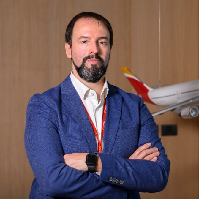 Jesús Mérida, CISO, IBERIA, Ponente at the People, Processes & Cybersecurity Summit