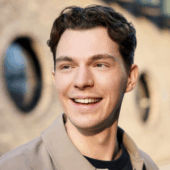 Nils Möbus, AI Product Owner & Strategy Consultant, Mercedes-Benz Innovation, Sprecher at the AI & Integration Summit